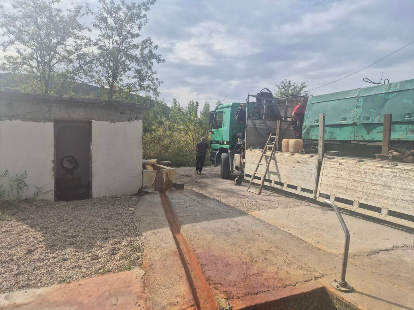 Technical activity near the mineral-water borehole in western Svishtov, official municipal photograph