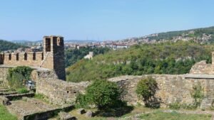 Панорама на Велико Търново от Царевец – архивна илюстративна снимка към публикация за културен туризъм