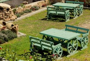 Garden benches and greenery in an urban space; illustrative image, not taken in Svishtov