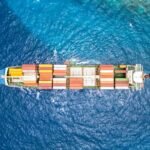 Контейнеровоз в море, илюстрация; не показва CONTSHIP JET