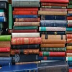 Книги, символ на просветата и Деня на народните будители — илюстративна снимка