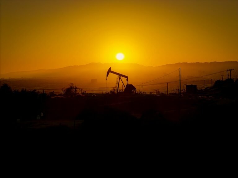 Нефтодобивна инсталация, илюстративна снимка