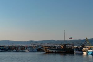Товарен кораб в морето – илюстративна снимка към новина за дрейфиращ кораб в Черно море